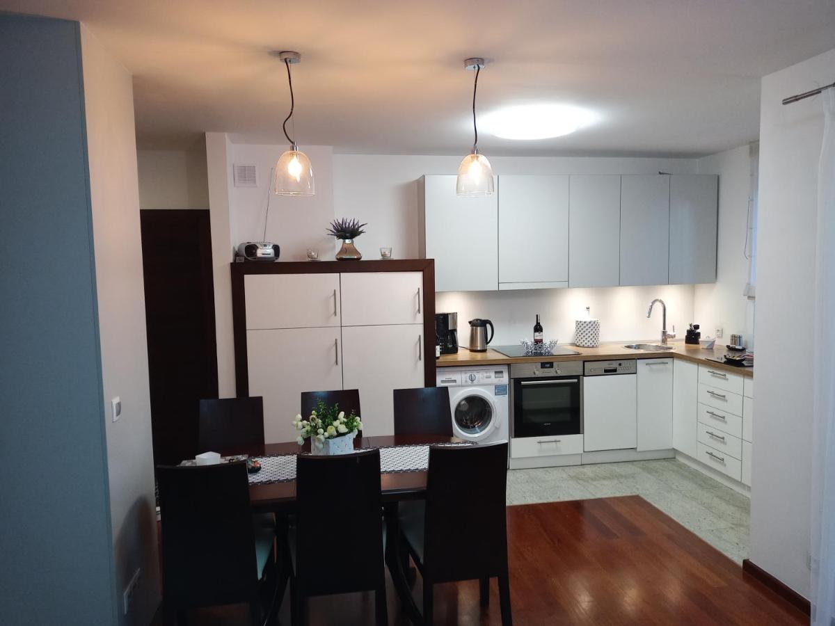 B & S - Free Garage Parking Apartment Szczecin
