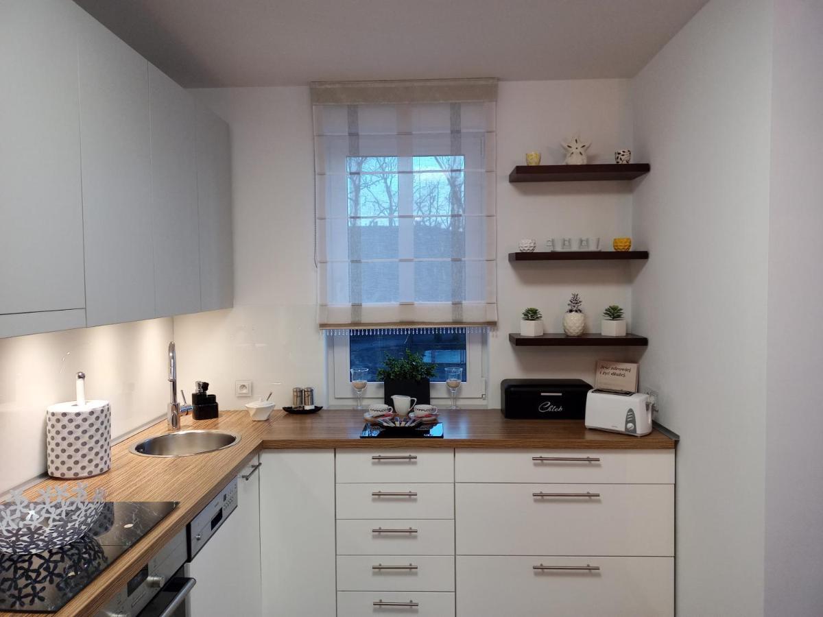 B & S - Free Garage Parking Apartment